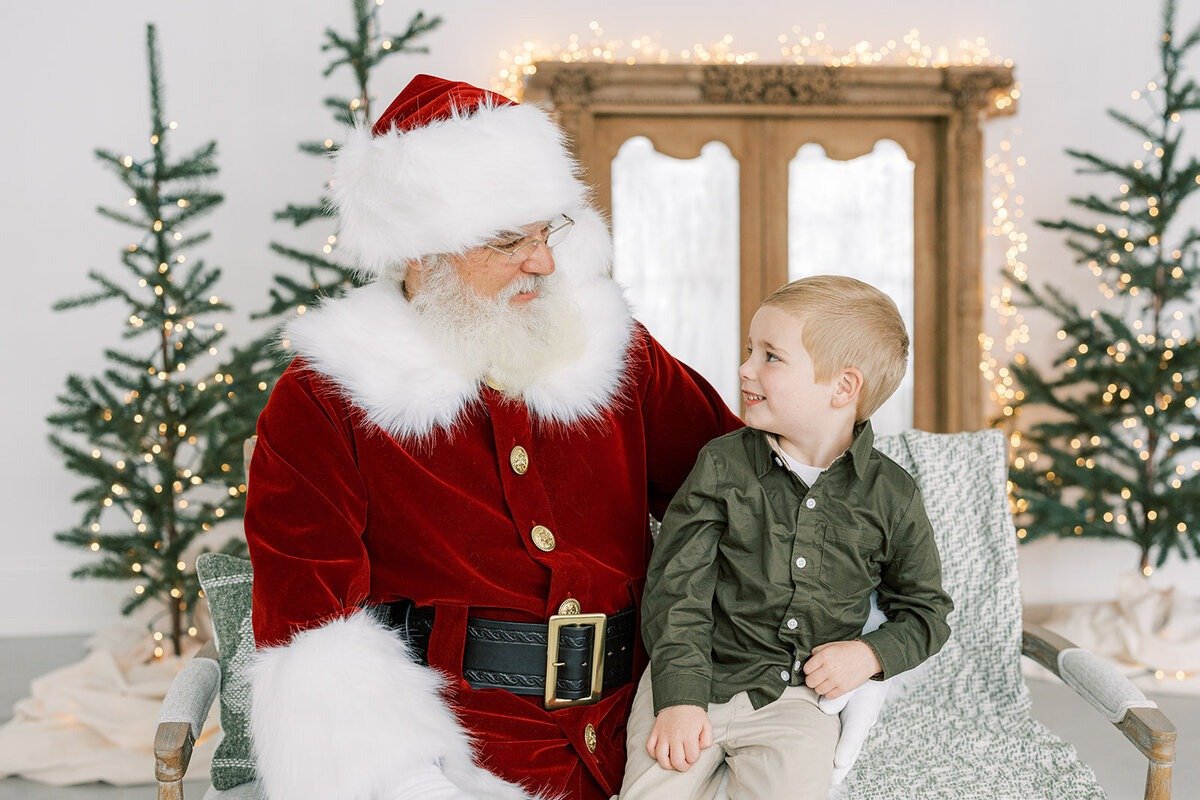 imageye___-_imgi_5_kc-santa-samantha-jay-photo-43 (1)